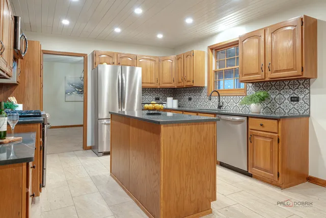 $525,000 | 26585 Pheasant Court, Wauconda, IL 60084