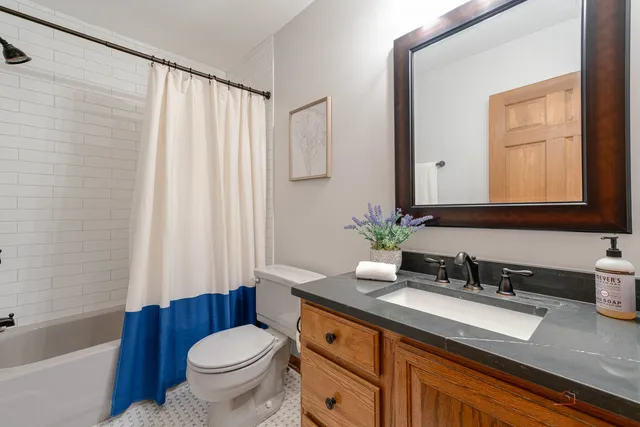 $525,000 | 26585 Pheasant Court, Wauconda, IL 60084