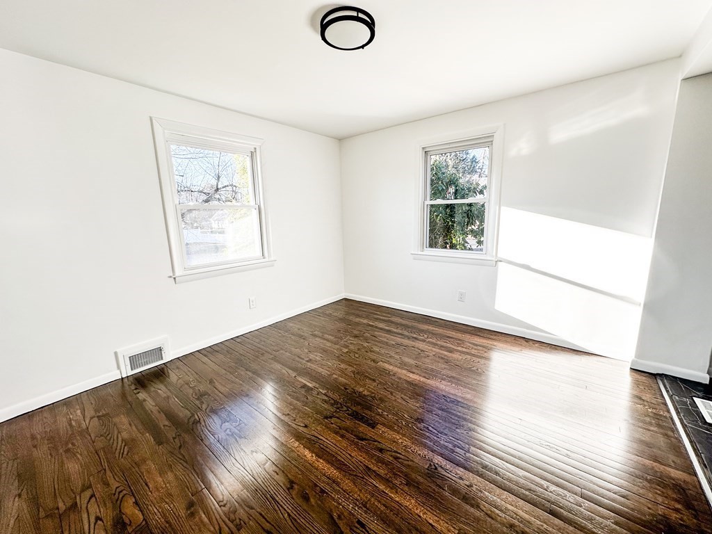 89 Sparrow Drive Springfield, MA 01119 - Photo 8 of 25 Gallery Image 8
