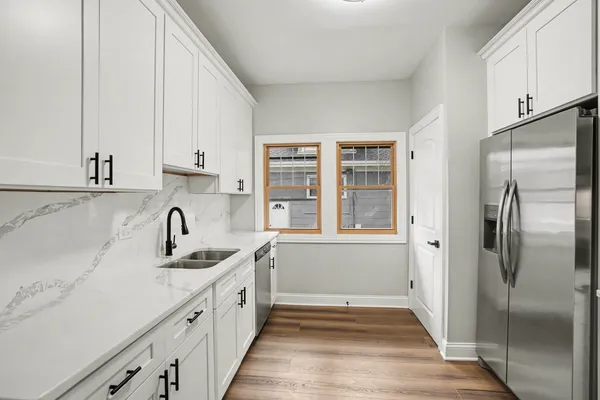 $289,900 | 811 Kelly Avenue, Joliet, IL 60435