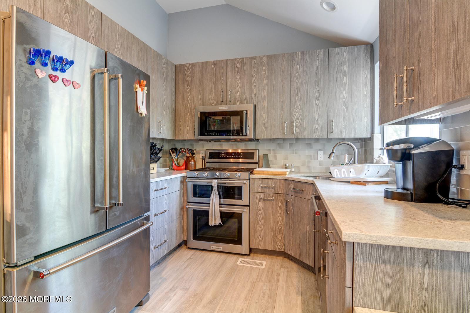 33 Maple Lane, Unit B Brielle, NJ 08730 - Photo 10 of 29 0-11