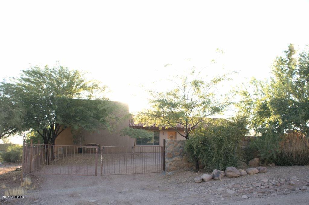 2488 North La Barge Road Apache Junction, AZ 85119 - Photo 5 of 62 LABARGE FULL FRONT AND YARD