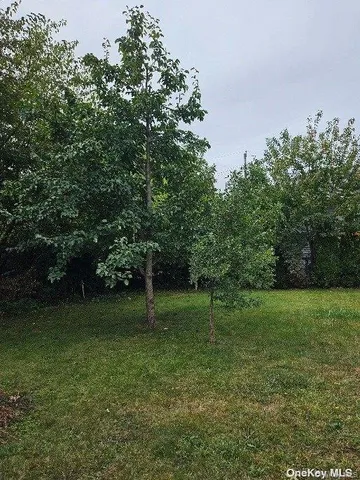 $4,900 | 806 Oliver Avenue, Westbury, NY 11590