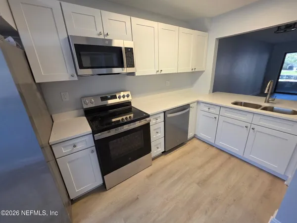 $1,450 | 7701 Baymeadows Circle West, Unit 1164, Jacksonville, FL 32256