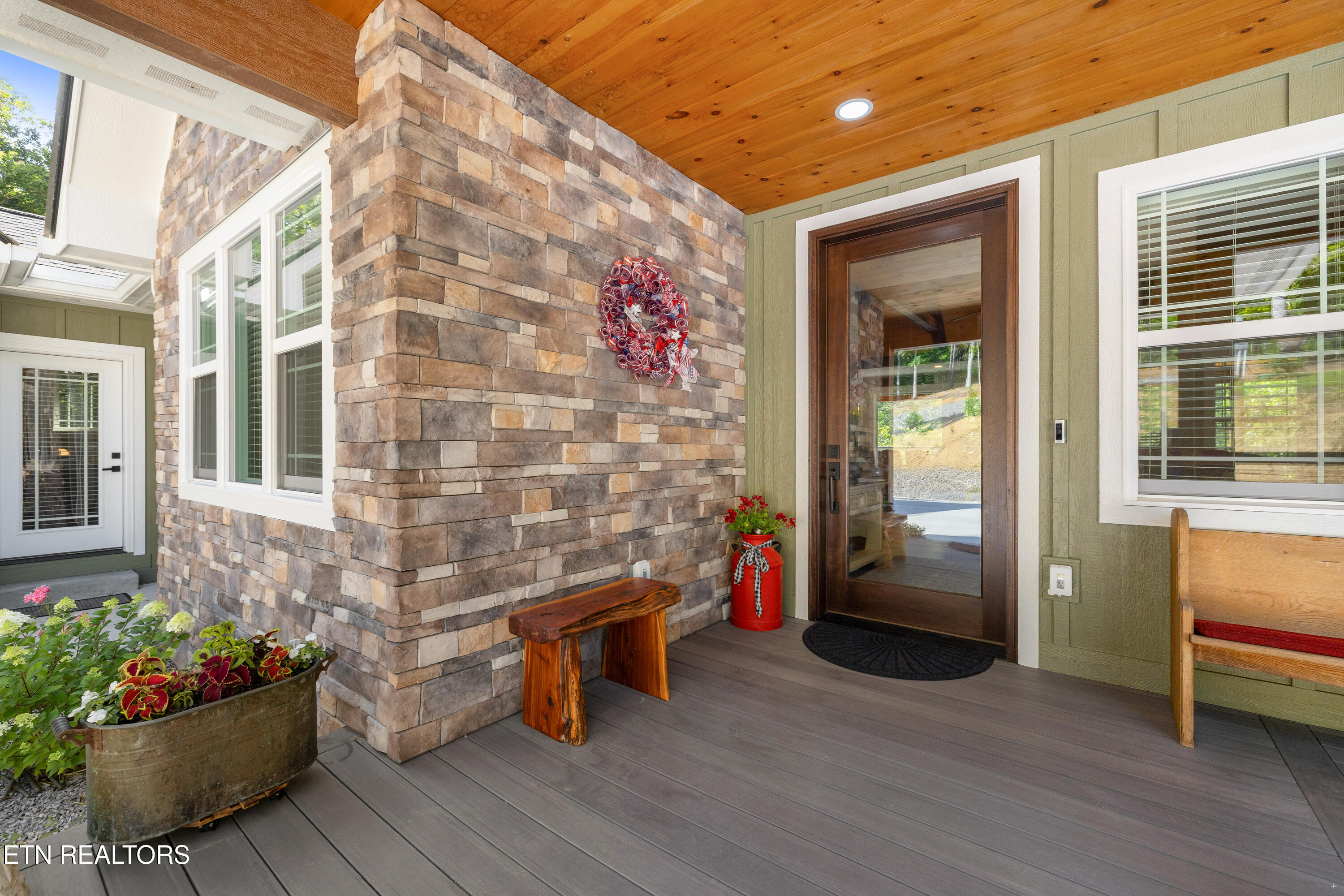 300 Black Fox Road Washburn, TN 37888 - Photo 5 of 53 Front entry