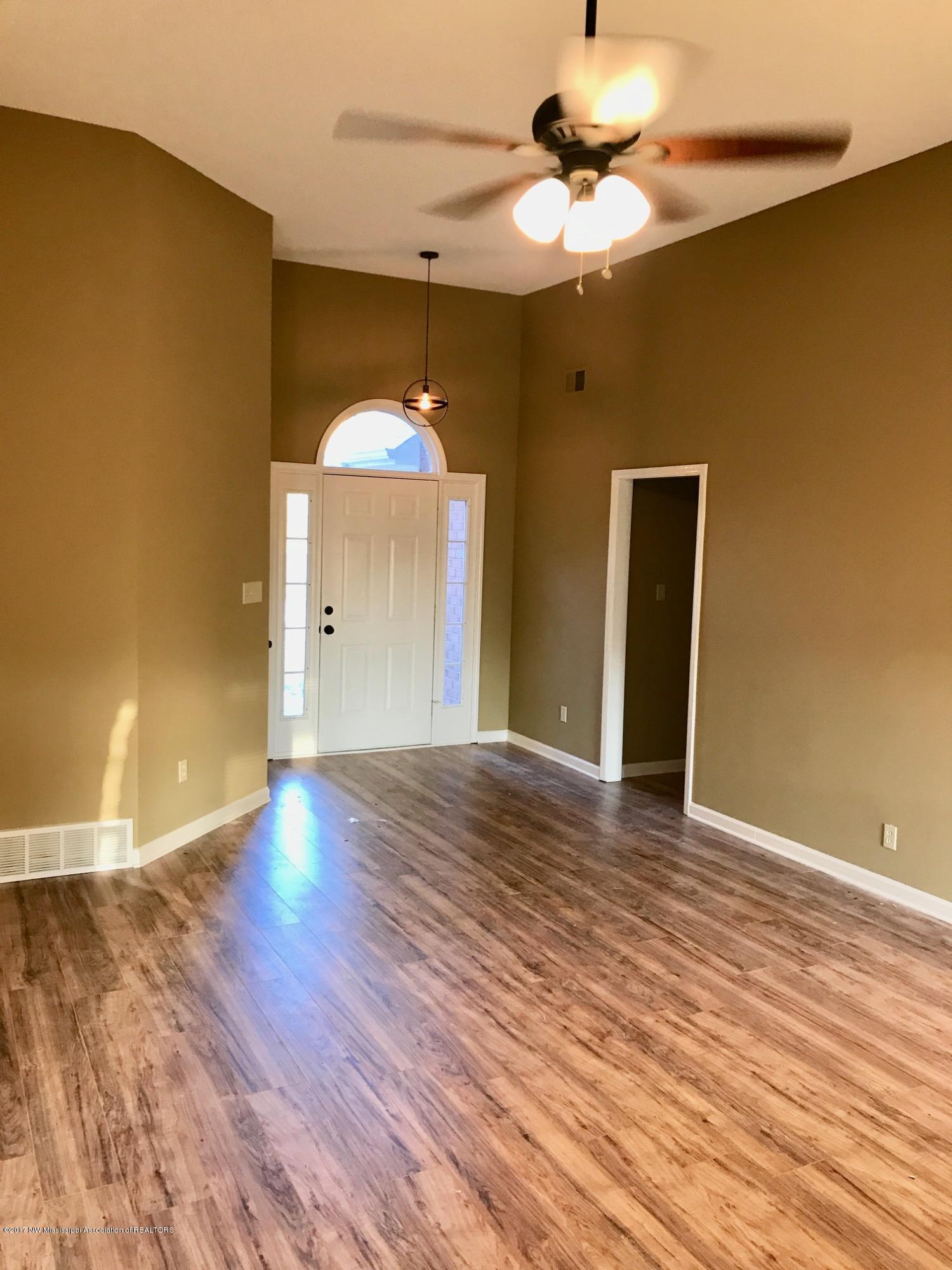 7654 Meadow Ridge Lane Olive Branch, MS 38654 - Photo 3 of 20 Entry