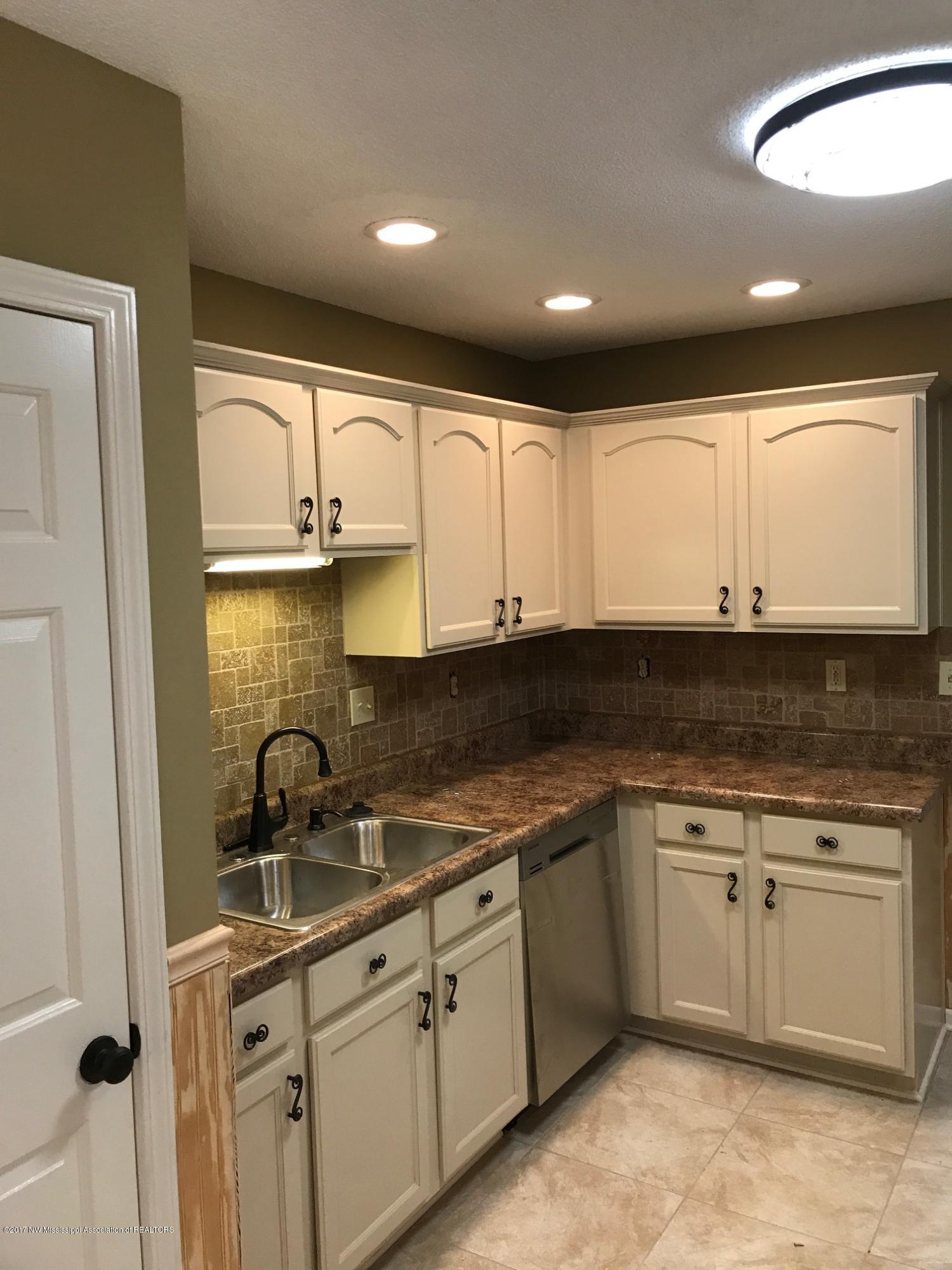 7654 Meadow Ridge Lane Olive Branch, MS 38654 - Photo 5 of 20 Kitchen