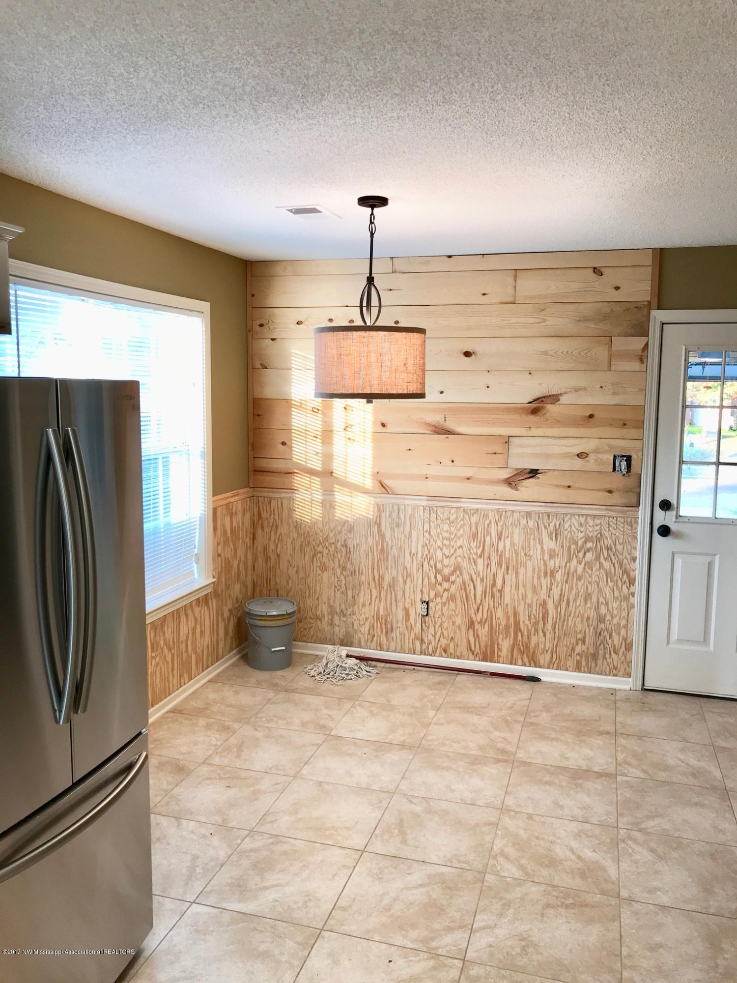 7654 Meadow Ridge Lane Olive Branch, MS 38654 - Photo 8 of 20 Breakfast/ Ship Lap