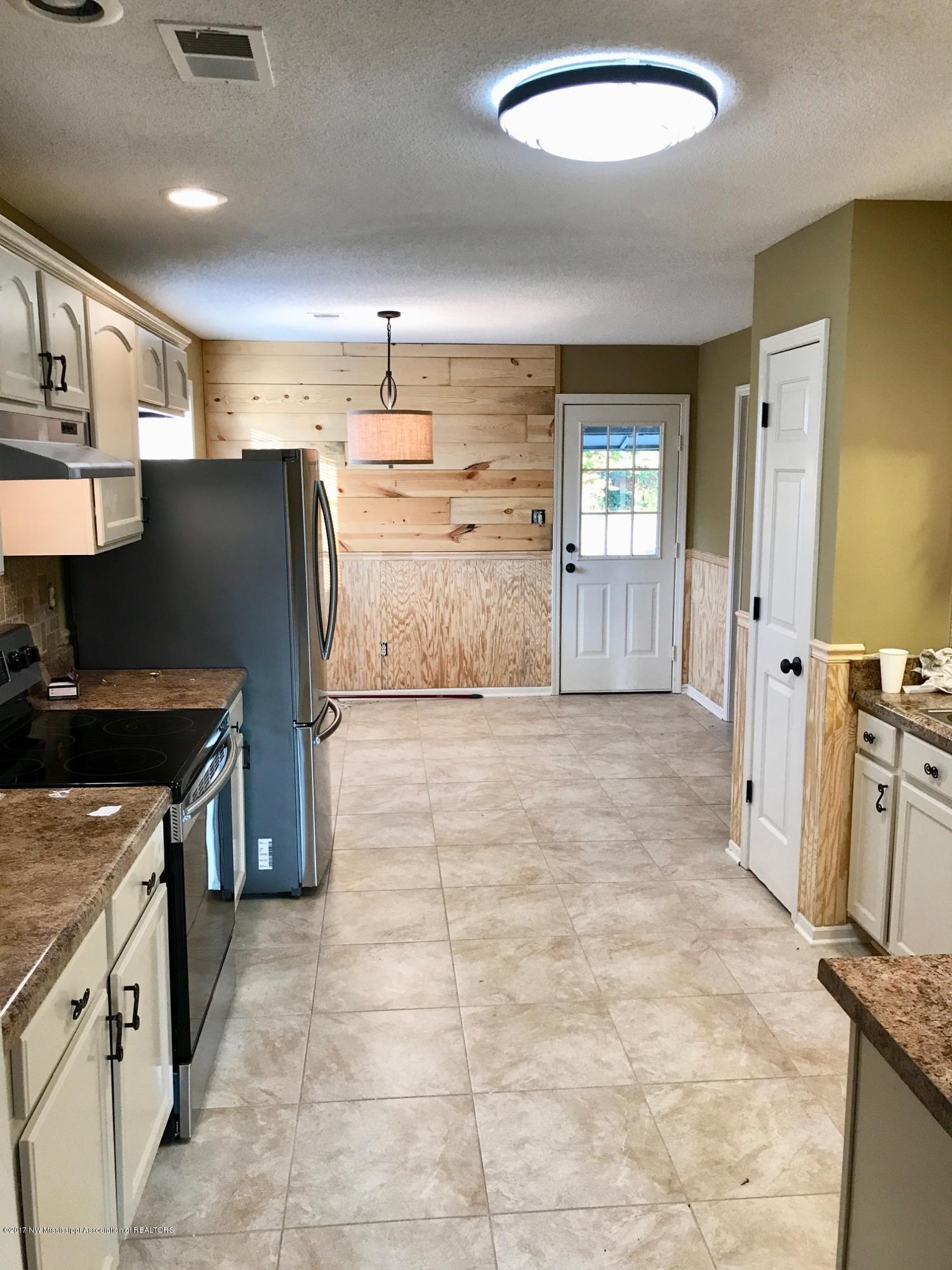 7654 Meadow Ridge Lane Olive Branch, MS 38654 - Photo 9 of 20 kitchen