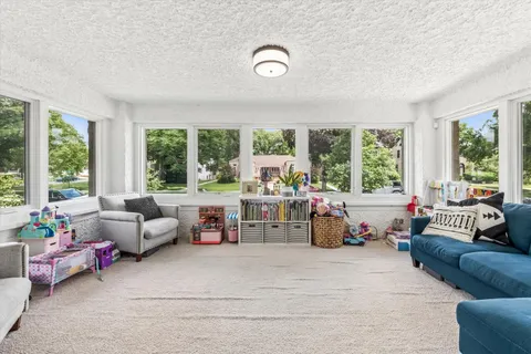 $1,195,000 | 843 North East Avenue, Oak Park, IL 60302