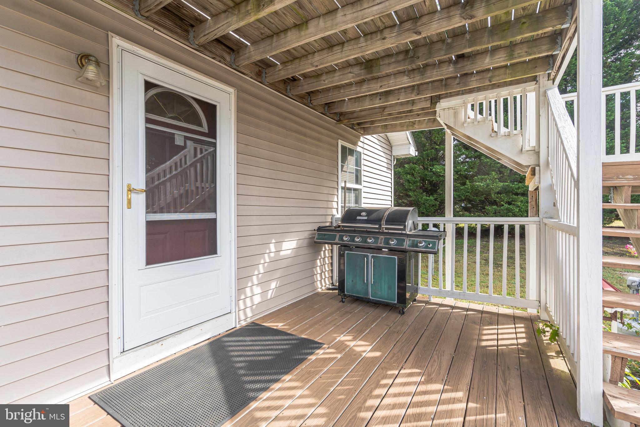 8281 Solomons Island Road Owings, MD 20736 - Photo 23 of 44 Main level back one bedroom apartment