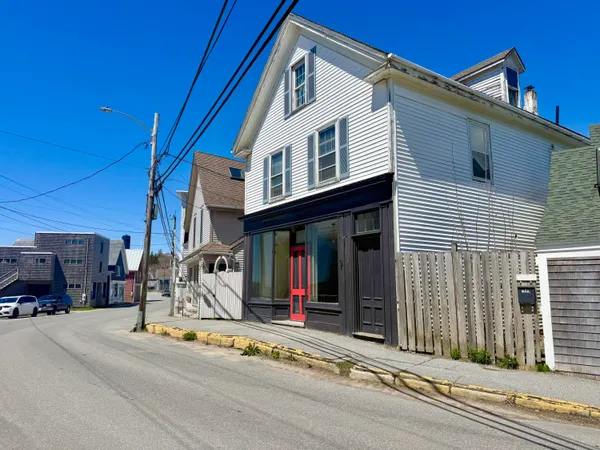 $548,000 | 64 Main Street, Vinalhaven, ME 04863