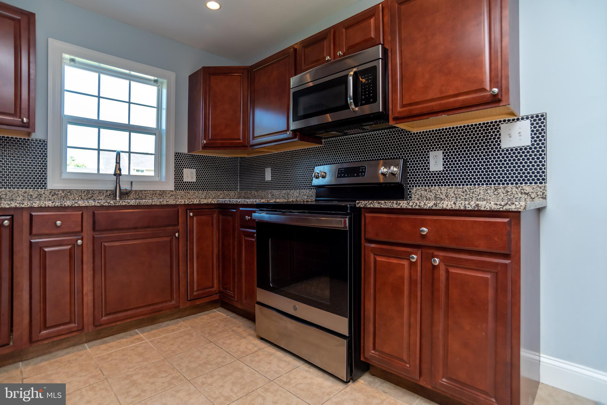 24 Greenbriar Road Levittown, PA 19057 - Photo 12 of 42