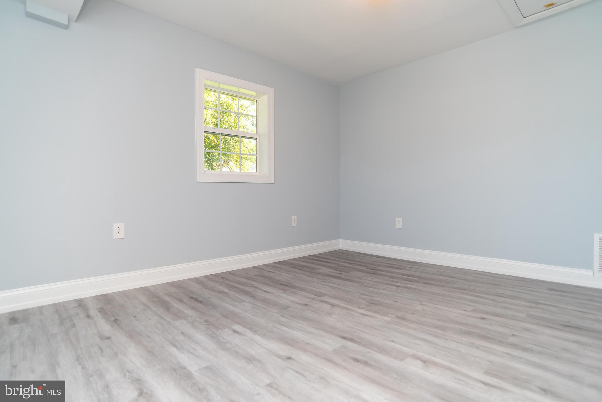 24 Greenbriar Road Levittown, PA 19057 - Photo 18 of 42