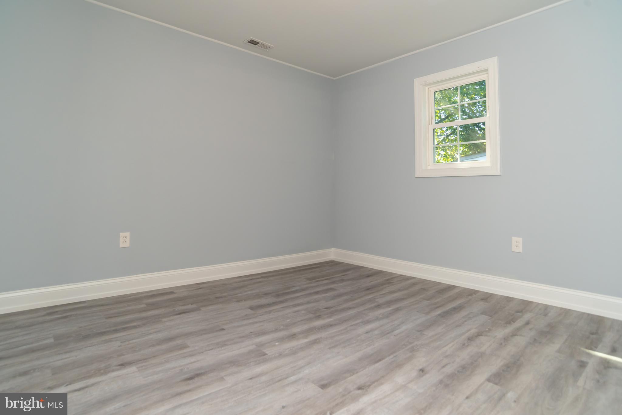 24 Greenbriar Road Levittown, PA 19057 - Photo 24 of 42
