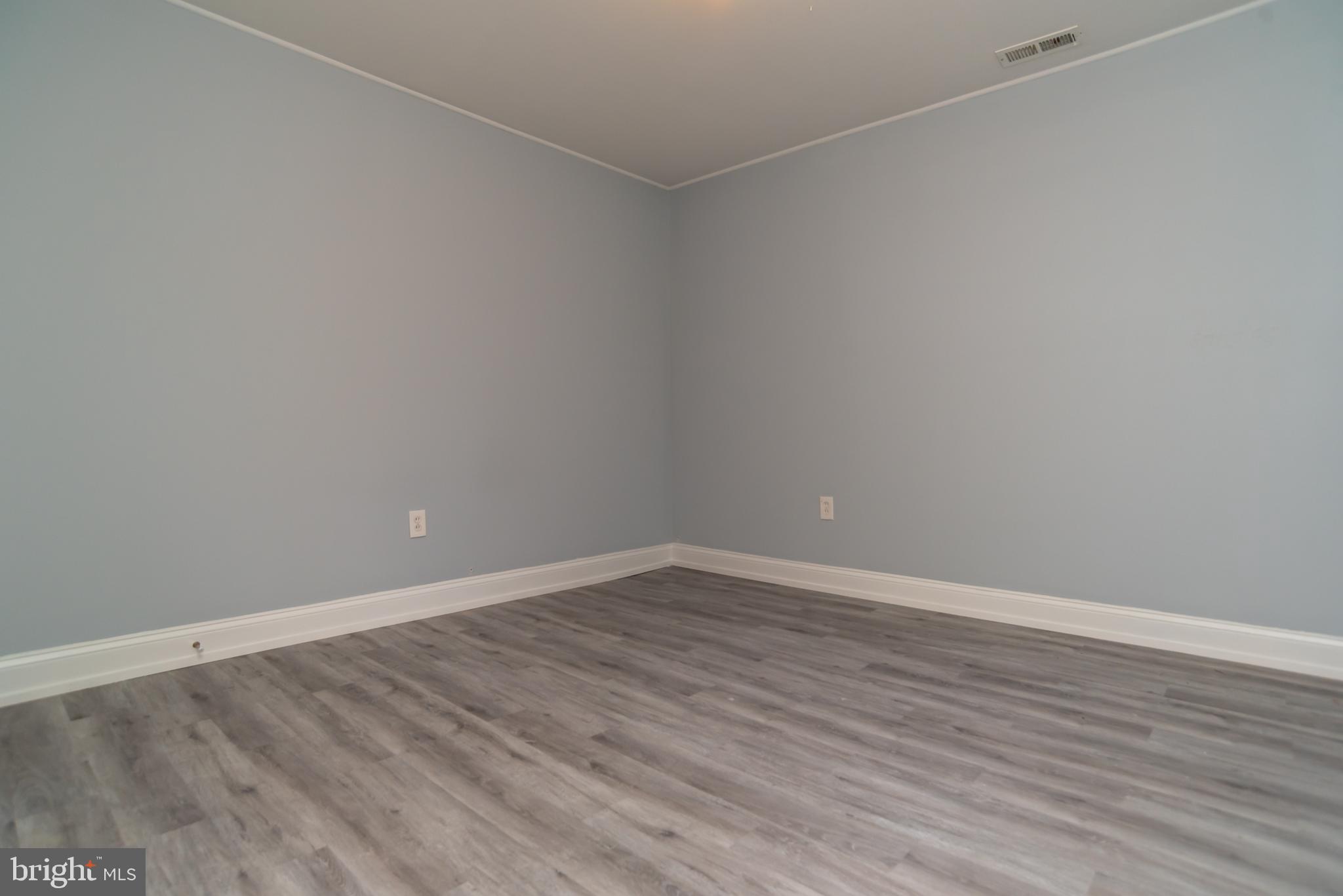 24 Greenbriar Road Levittown, PA 19057 - Photo 25 of 42