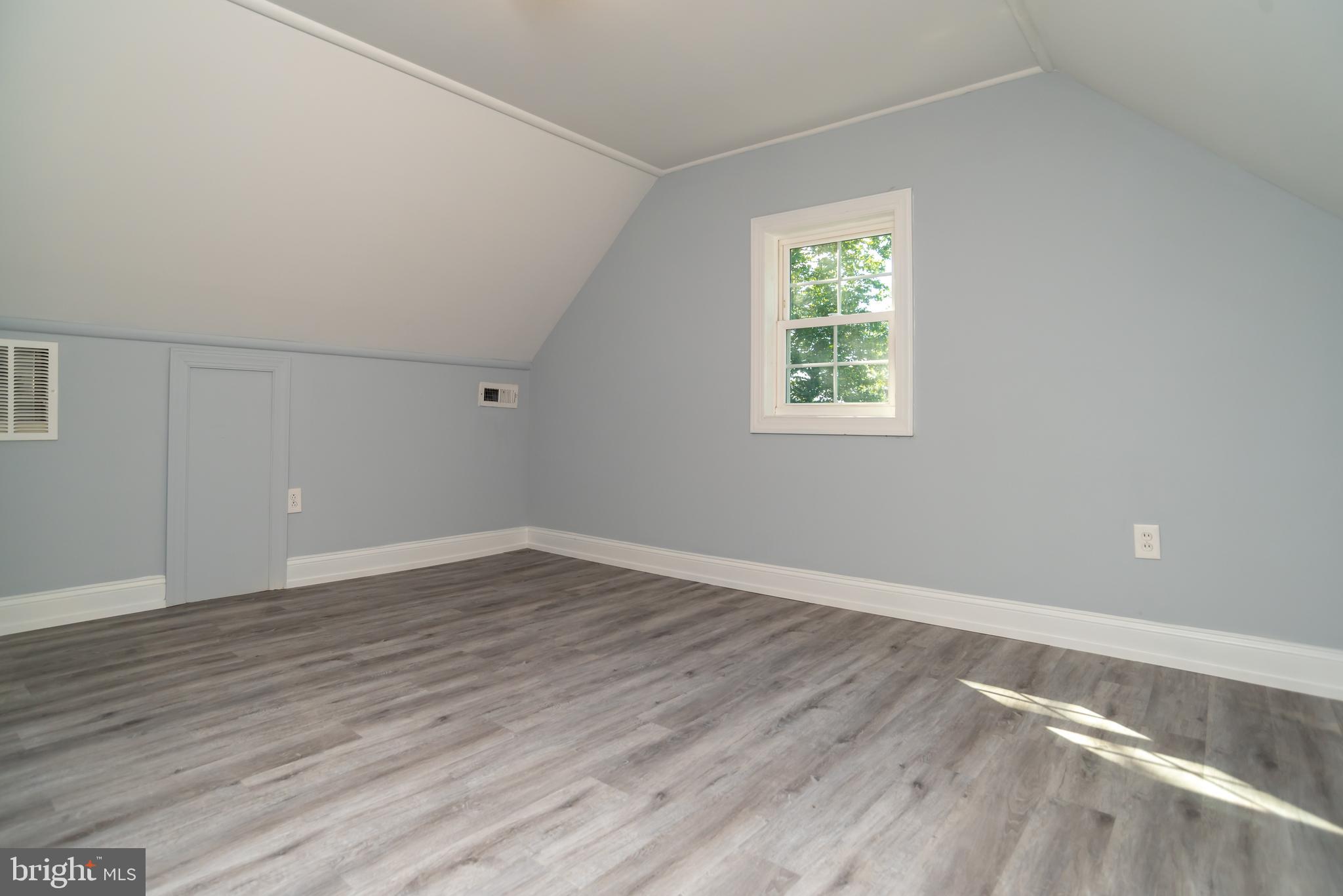 24 Greenbriar Road Levittown, PA 19057 - Photo 28 of 42