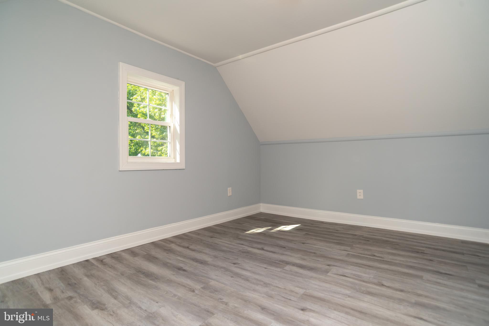 24 Greenbriar Road Levittown, PA 19057 - Photo 31 of 42