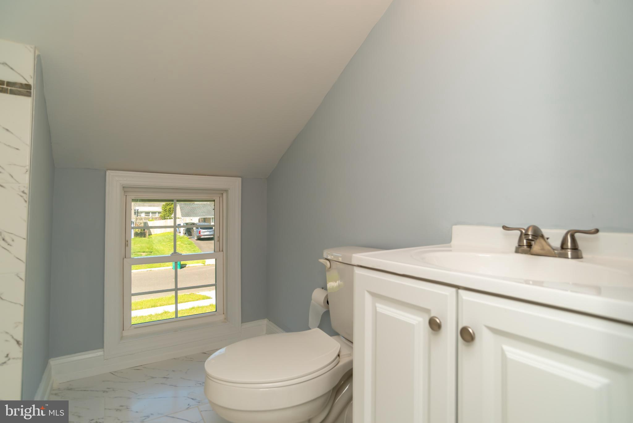 24 Greenbriar Road Levittown, PA 19057 - Photo 32 of 42
