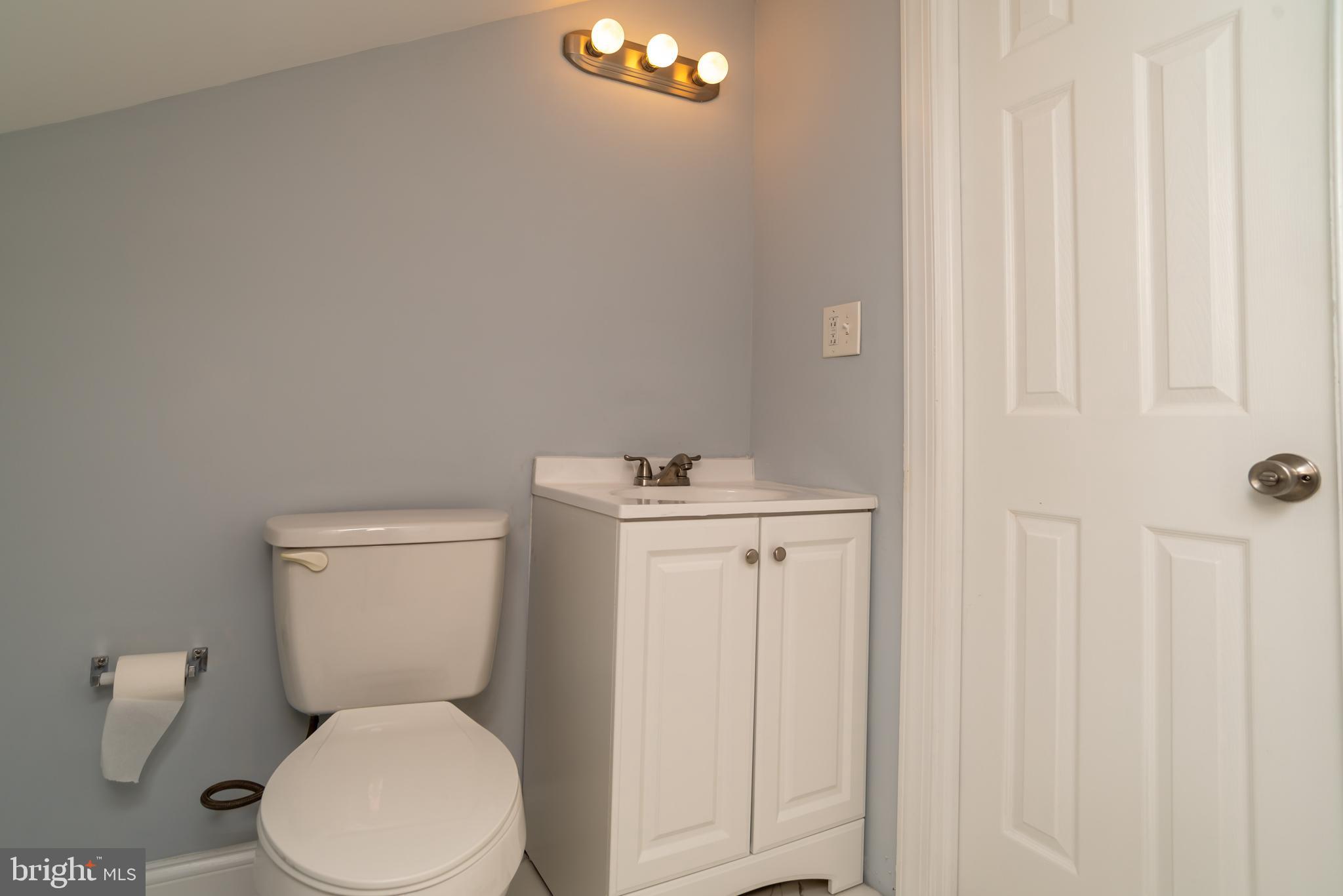 24 Greenbriar Road Levittown, PA 19057 - Photo 34 of 42