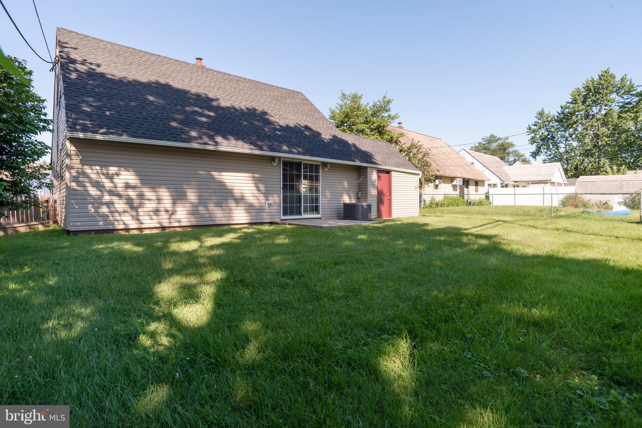 24 Greenbriar Road Levittown, PA 19057 - Photo 40 of 42