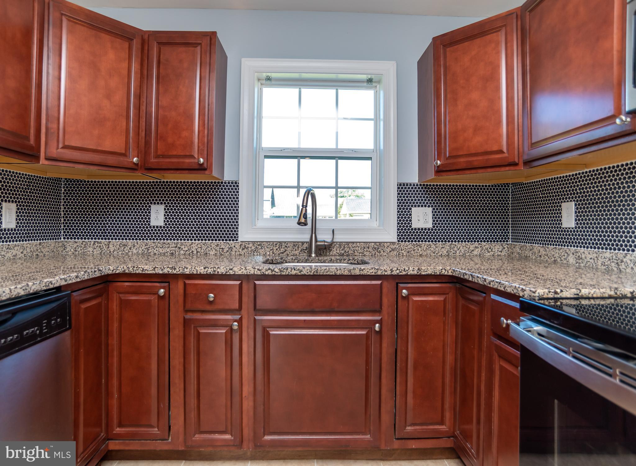24 Greenbriar Road Levittown, PA 19057 - Photo 10 of 42