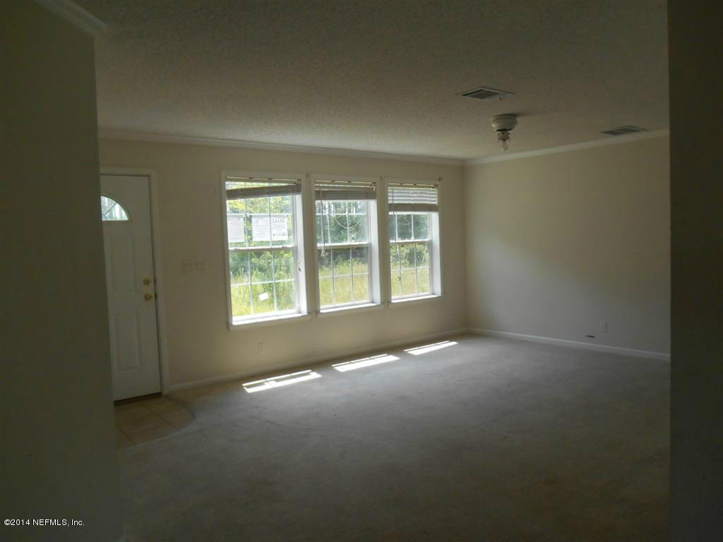 11704 Cow Pen Road Sanderson, FL 32087 - Photo 2 of 13 Entrance and Living Room