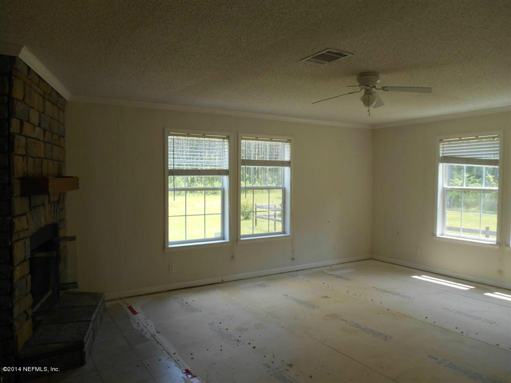 11704 Cow Pen Road Sanderson, FL 32087 - Photo 5 of 13 Family Room