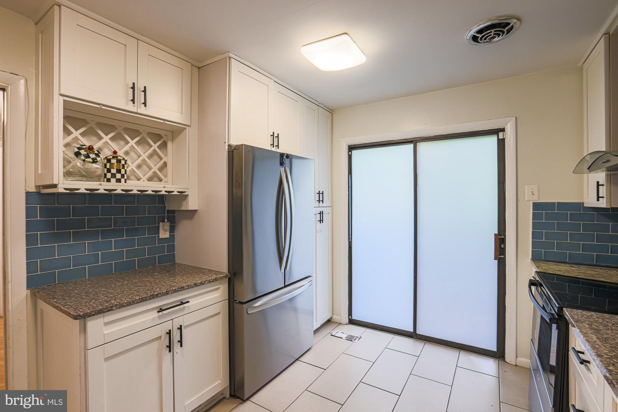 2804 Baneberry Court Baltimore, MD 21209 - Photo 15 of 57
