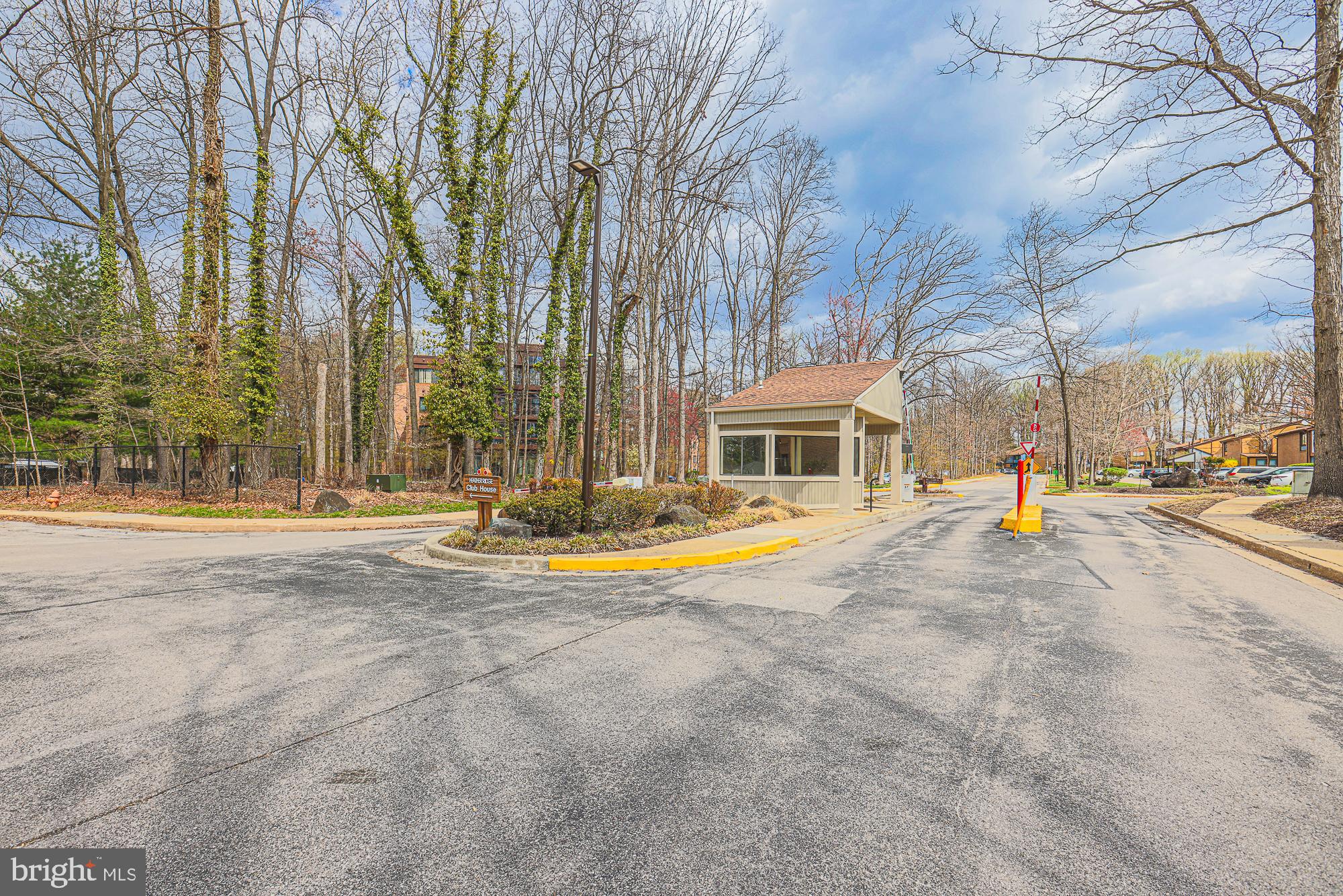 2804 Baneberry Court Baltimore, MD 21209 - Photo 3 of 57