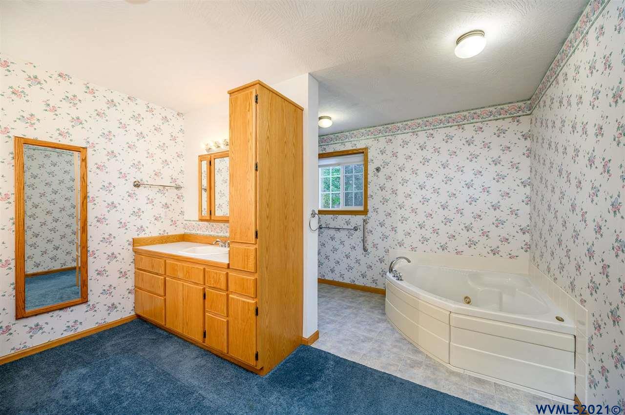17461 Southwest Gopher Valley Road Sheridan, OR 97378 - Photo 20 of 41 Gallery Image 20