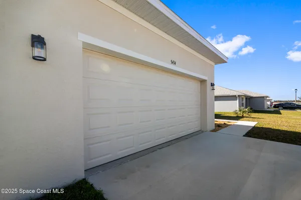 a view of a storage & utility room