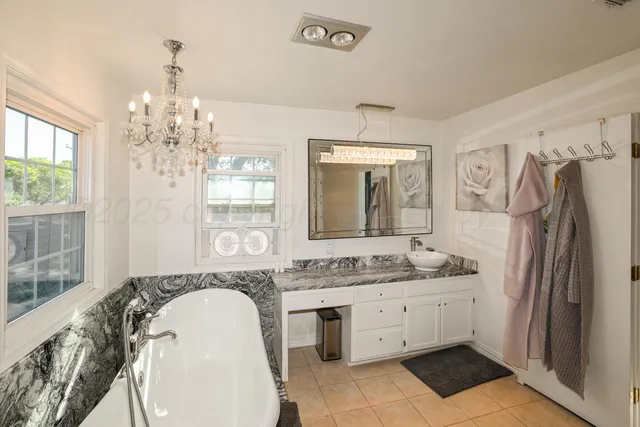 $449,900 | 620 North Main Street, Stratford, TX 79084