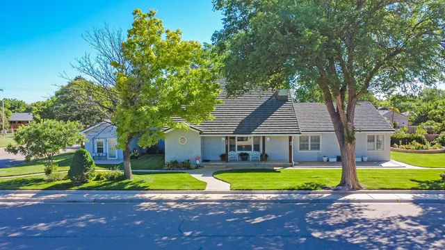 $449,900 | 620 North Main Street, Stratford, TX 79084