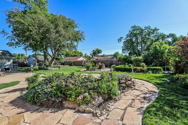 $449,900 | 620 North Main Street, Stratford, TX 79084