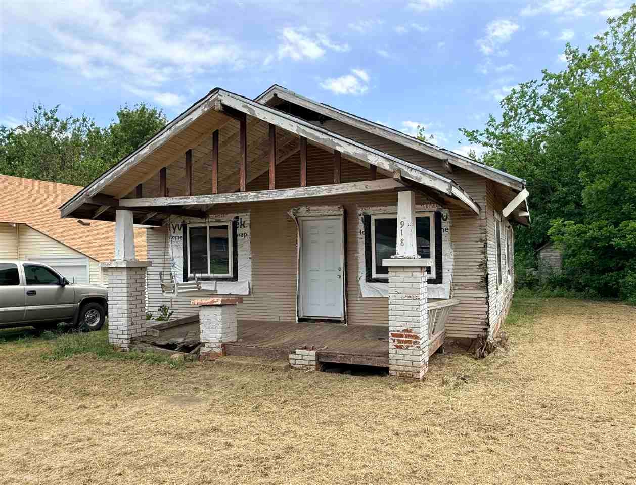 918 Holly Street Perry, OK 73077 - Photo 2 of 10 Gallery Image 2