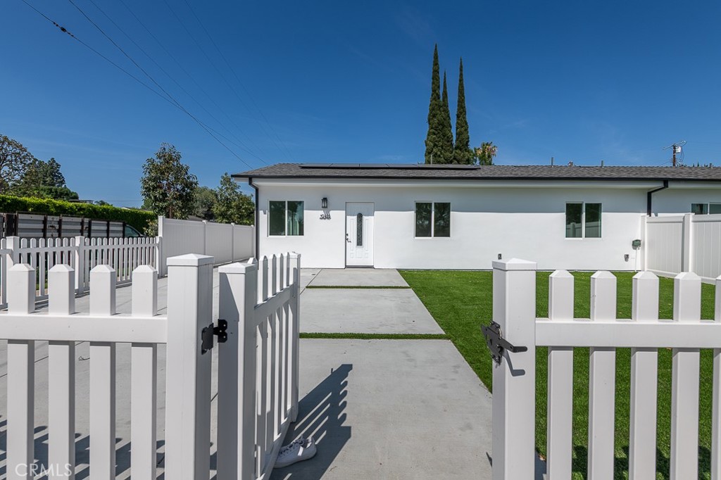 19453 Strathern Street Reseda, CA 91335 - Photo 4 of 28