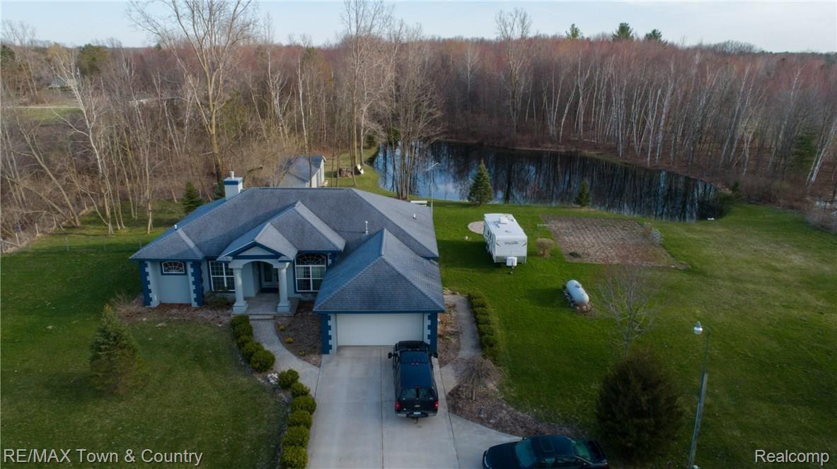 8041 West Frances Road Flushing, MI 48433 - Photo 1 of 72 1.1