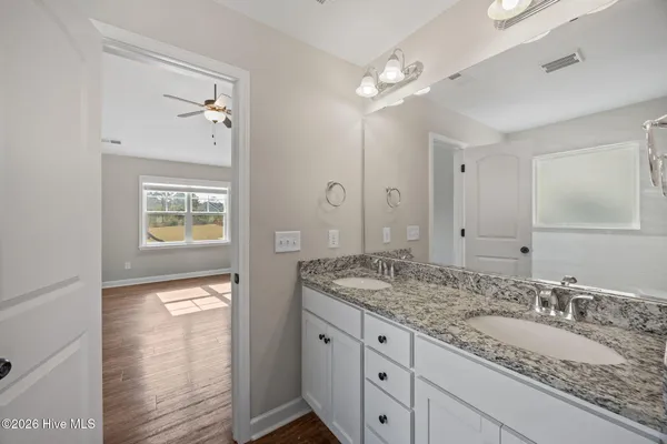 $2,250 | 704 Peyton's Lake Lane, Hubert, NC 28539