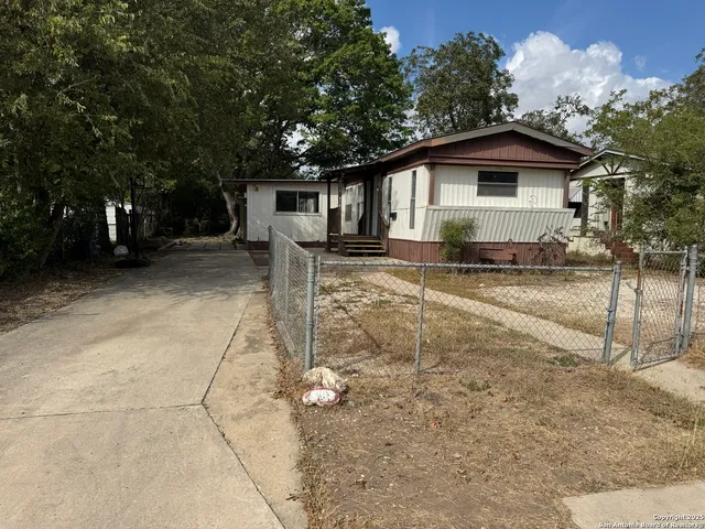 $1,095 | 8415 Braewick Drive, San Antonio, TX 78239