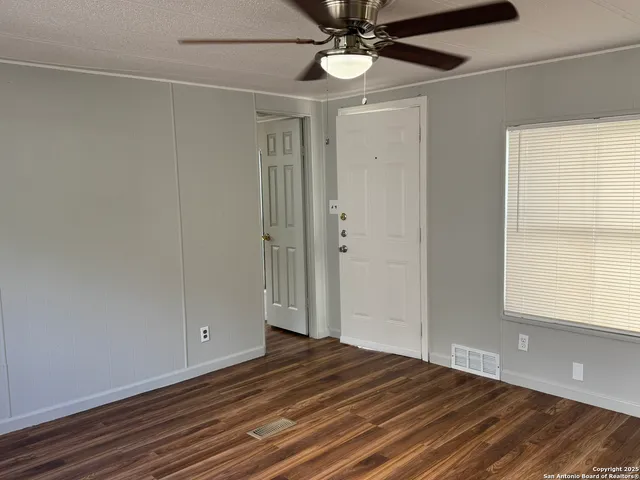 $1,095 | 8415 Braewick Drive, San Antonio, TX 78239