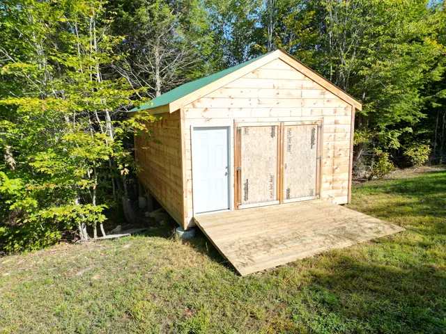 $189,000 | 73 Homestead Drive, Lakeville, ME 04487