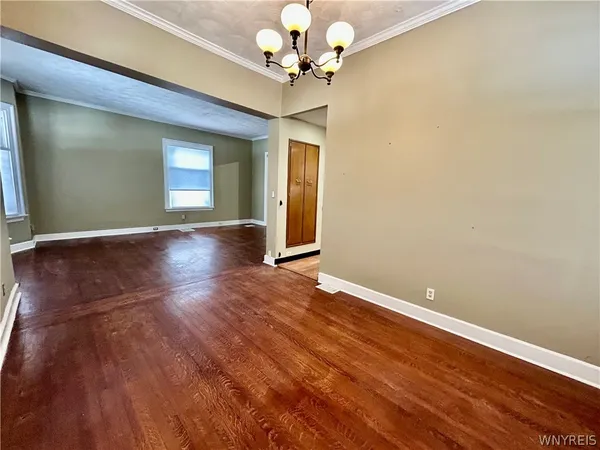 $2,650 | 38 Oakland Place, Unit FRONT, Buffalo, NY 14222