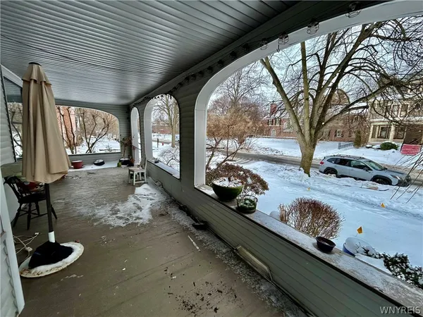 $2,650 | 38 Oakland Place, Unit FRONT, Buffalo, NY 14222