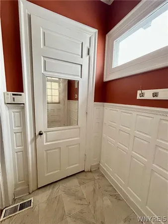 $2,650 | 38 Oakland Place, Unit FRONT, Buffalo, NY 14222