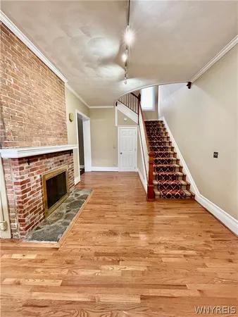 $2,650 | 38 Oakland Place, Unit FRONT, Buffalo, NY 14222