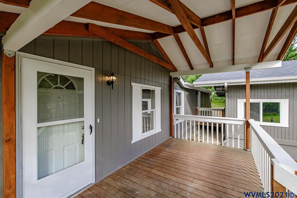 32304 Hidden Valley Road Lebanon, OR 97355 - Photo 3 of 37