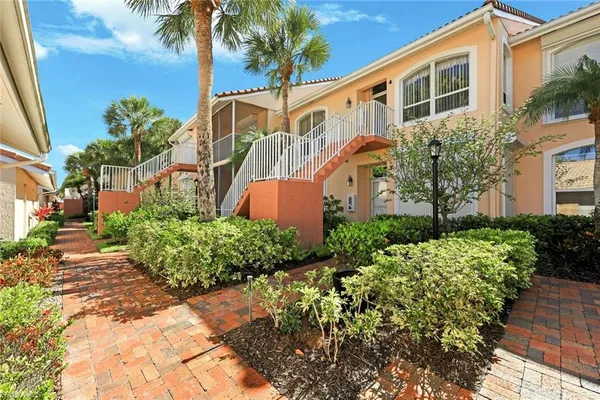 $349,000 | 1972 Cascades Drive, Unit 4, Naples, FL 34112