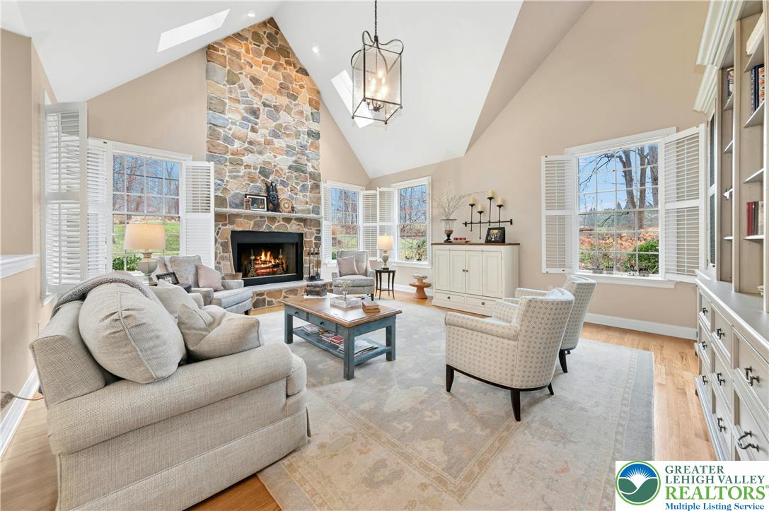 515 Stouts Valley Road Easton, PA 18042 - Photo 3 of 41