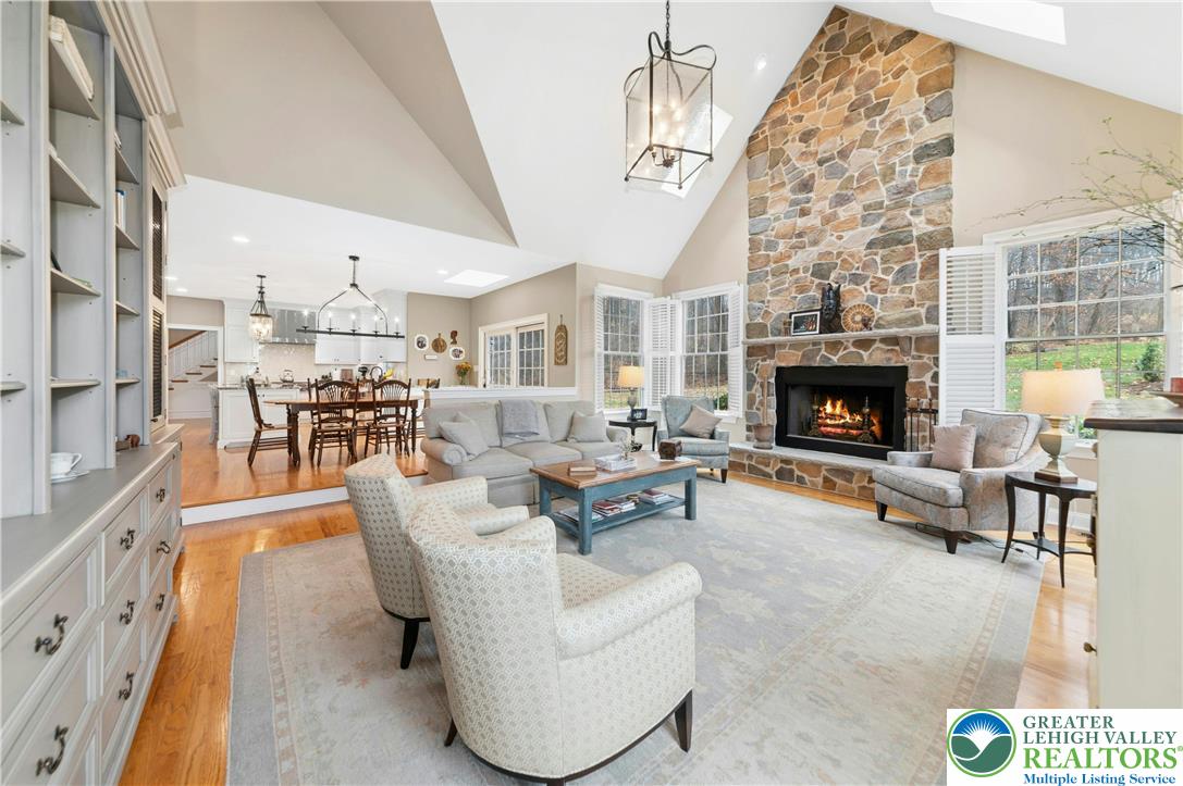 515 Stouts Valley Road Easton, PA 18042 - Photo 5 of 41